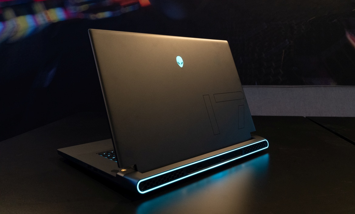 Alienware m17 R5