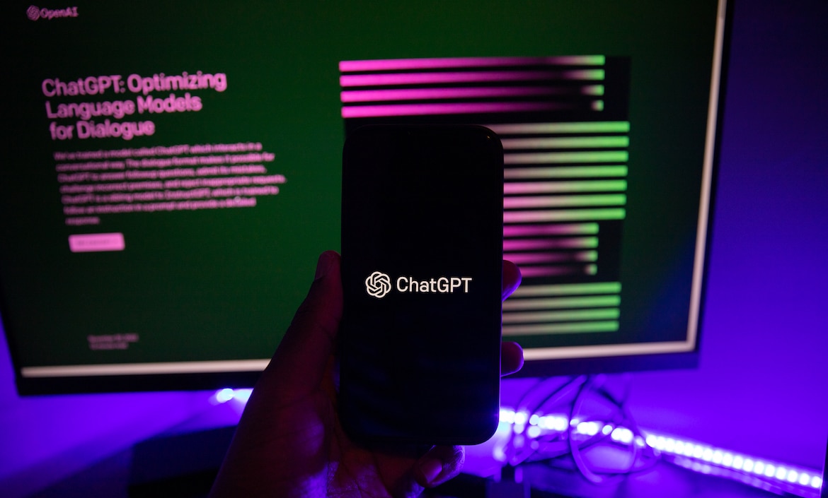 ChatGPT: Der Chatbot mit KI-Funktionen weiß auf fast alles eine Antwort.