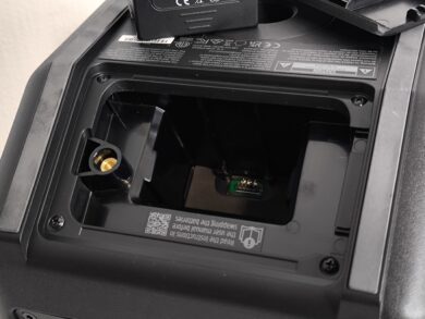 The battery unit is replaceable.