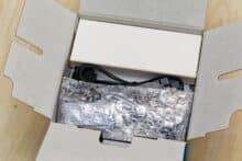 Open packaging of the Lian Li Uni Fan SL Wireless LCD