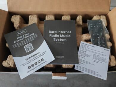 Majority Bard Radio - Packaging and manual