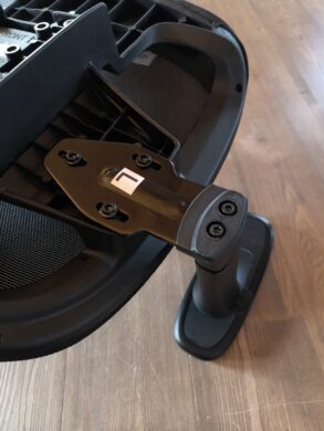 Fitting the 5D armrests