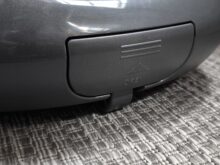 These clips can be used to open the Pleco SE.