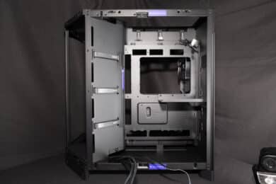 The rear chamber of the almost completely disassembled H9 Flow RGB+