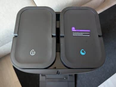 Lid of the fresh and waste water tanks of the 3i P10 Ultra with symbols