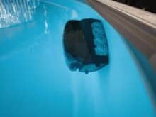 Driving at an angle is also possible.