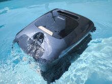 During cleaning, the water gushes out from the back.