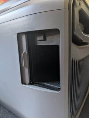 Open battery compartment of the EcoFlow Glacier Classic 35L without battery inserted