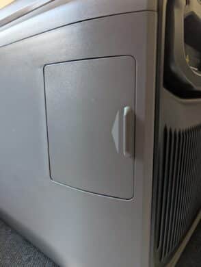Side battery compartment of the EcoFlow Glacier Classic 35L with closed lid