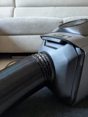 Front air outlet of the EcoFlow Wave 3 with mounted pipe for air distribution