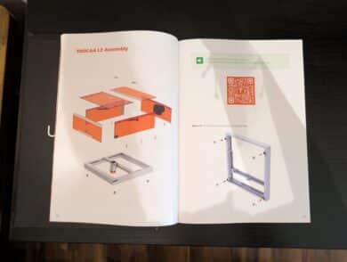Toocaa L2 instructions - Exploded view of the housing parts and assembly of the feet