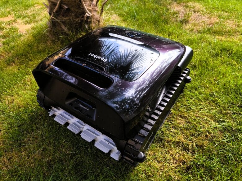 "The industry-leading 5-in-1 robotic pool cleaner" - Beatbot