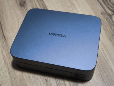 The UGREEN lettering can be found on the front.