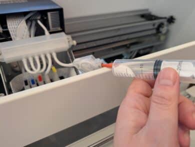 With the Procolored P13, the ink flow is started manually using a syringe