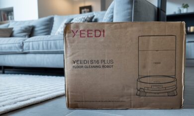 Package with Yeedi S16 Plus vacuum and mopping robot
