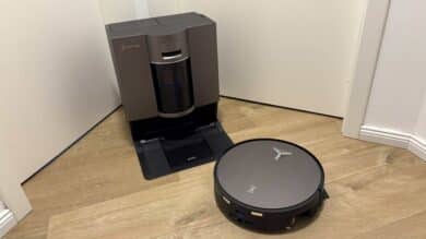 ECOVACS DEEBOT X11 OmniCyclone test